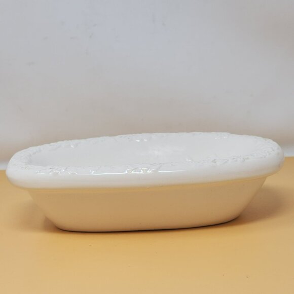 Set Of 2 White Ceramic Floral Soap Dishes With Embossed Design Bathroom Decor - Picture 3 of 15